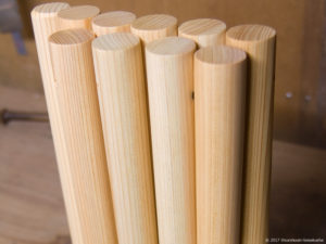 製作風景-【準備】ヒノキ柄（持ち手）ガラス塗料仕上げ後