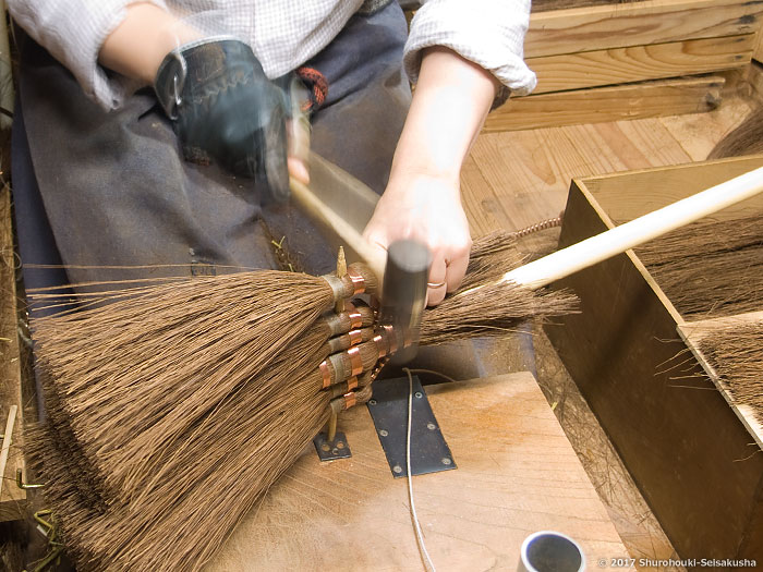 棕櫚箒-本鬼毛7玉手箒を合わせる 棕櫚箒-本鬼毛7玉手箒を合わせる