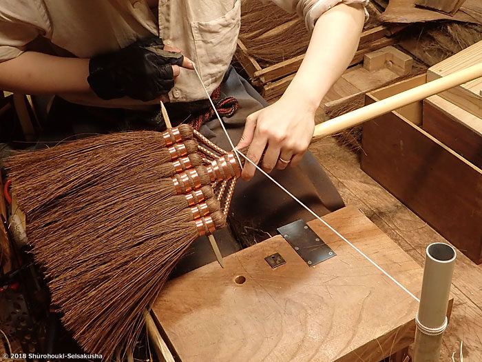 製作風景-【棕櫚箒】本鬼毛長柄箒