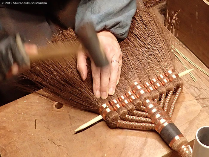 製作風景-【棕櫚箒】鬼毛箒（タイシ箒）長柄箒