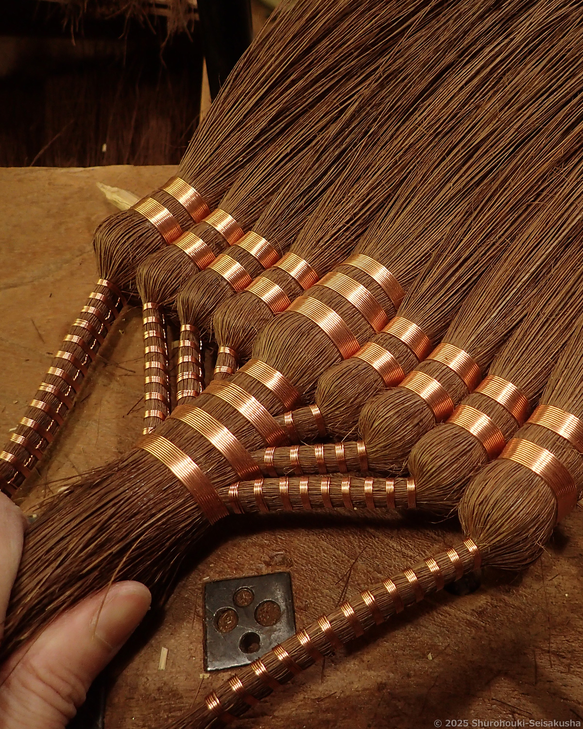 棕櫚箒-本鬼毛9玉長柄箒の製作