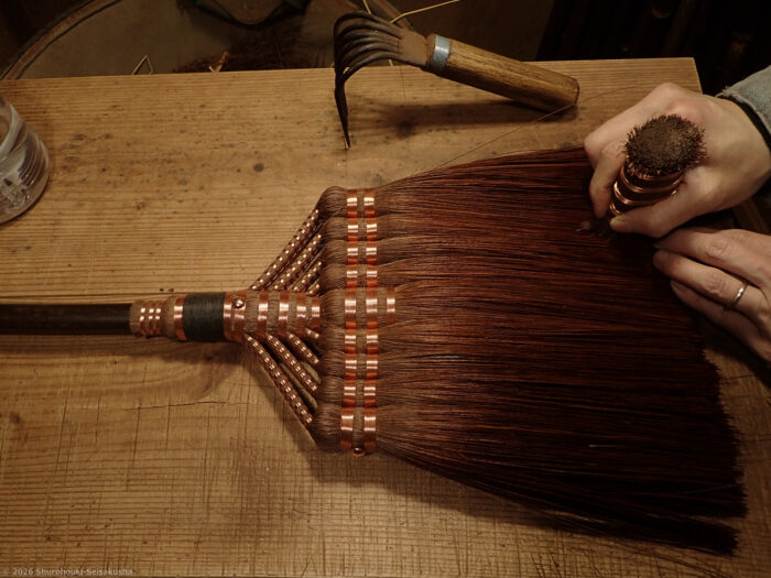 製作風景-【棕櫚箒】本鬼毛長柄箒